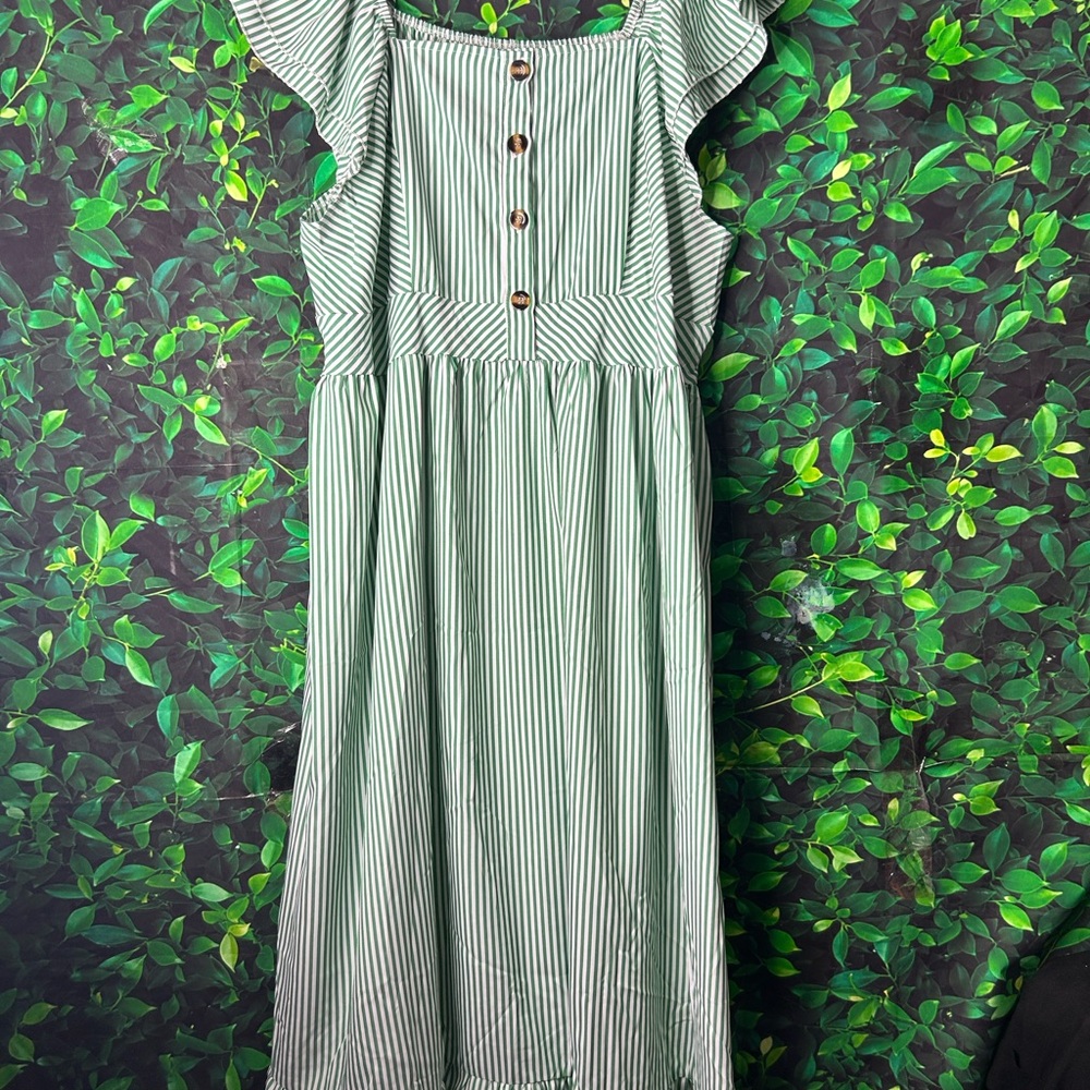 SHEIN Green Buttoned Sundress Sleeveless Midi